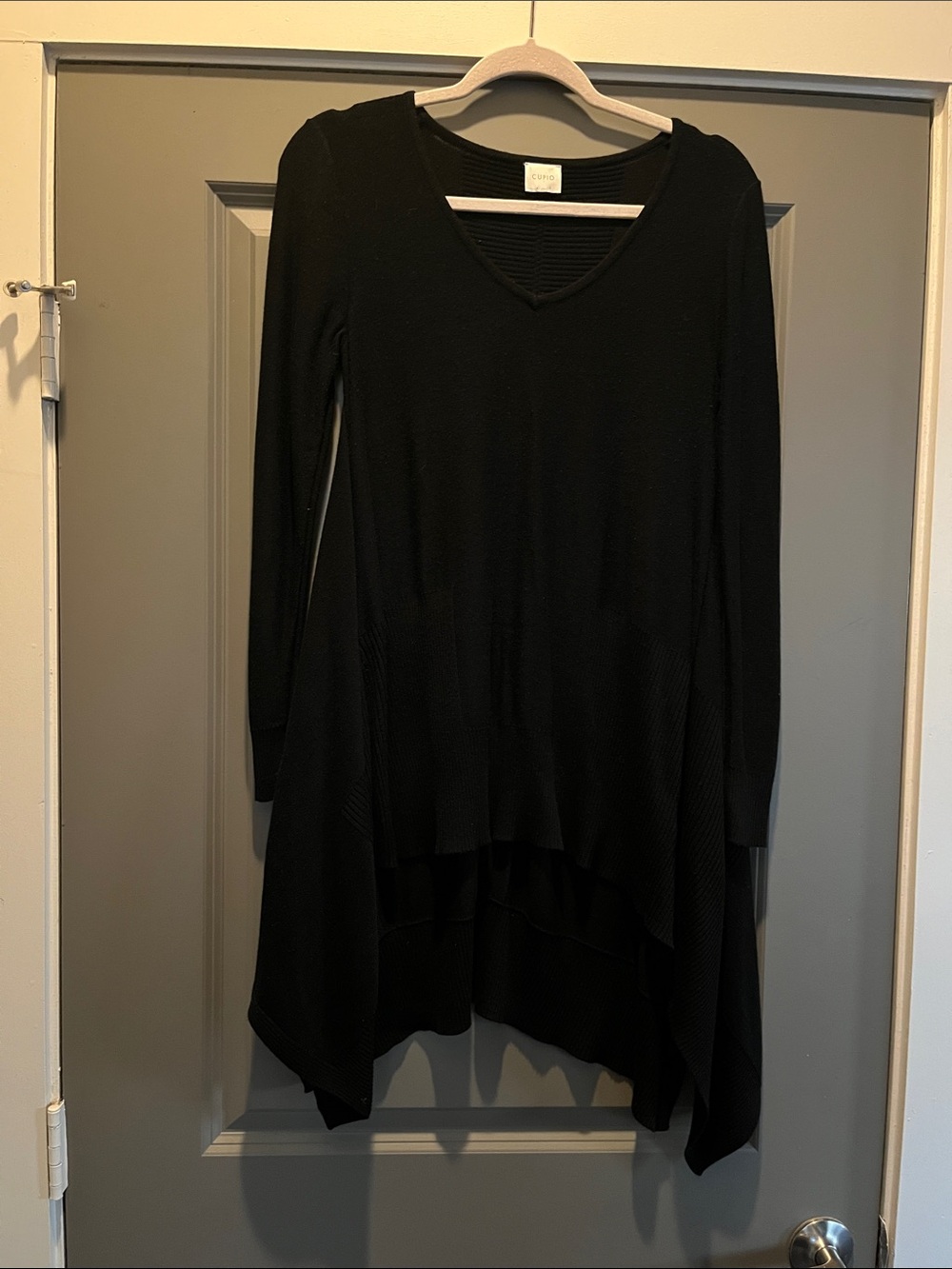 CUPIO Black Ribbed V-Neck Tunic Top